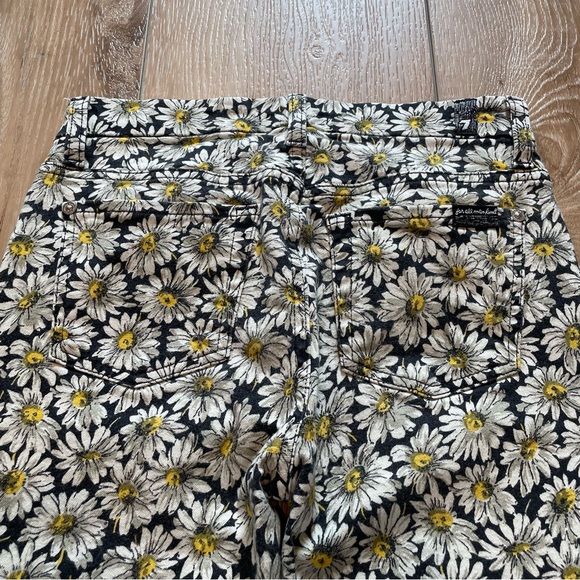 7 For All Man Kind Lazy Daisy Jeans - Picture 6 of 16